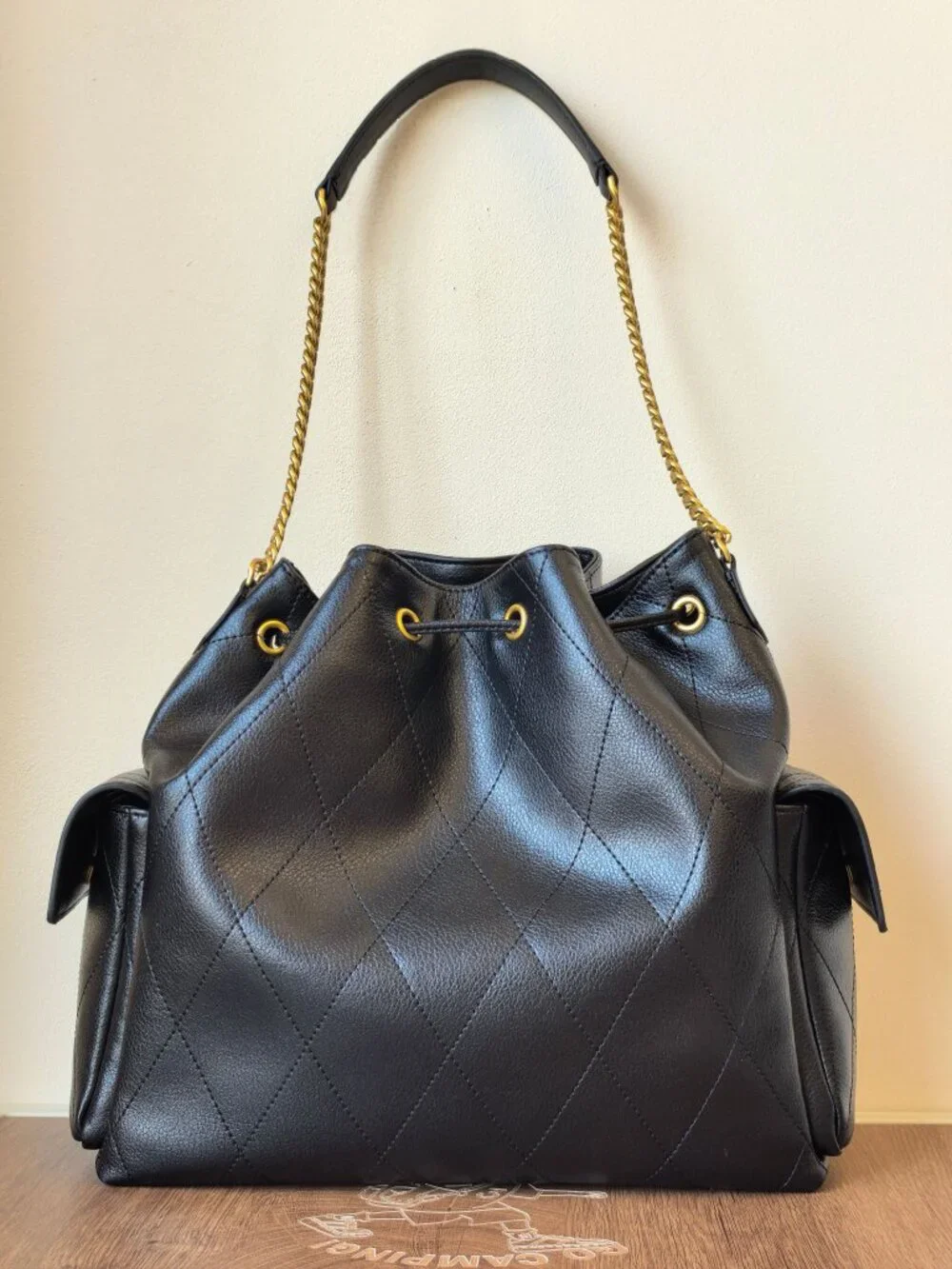 Tory Burch Fleming Big Bucket Shoulder Bag